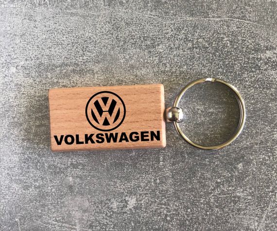 Дерев'яний брелок з логотипом Volkswagen  (15010102021) | Зображення 1