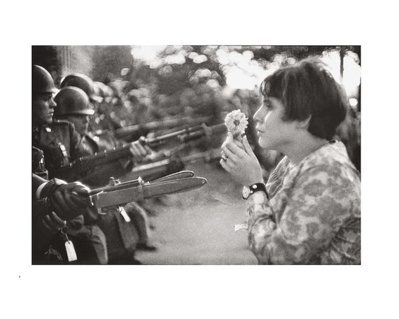 Подарочные книги для фотографов Марк Рибу Marc Riboud "60 Years of Photography" книга про уличную фотографию | Зображення 2