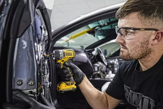 Шурупокрут акумуляторний безщітковий DeWalt з АКБ та ЗП DCF601D2 | Зображення 3