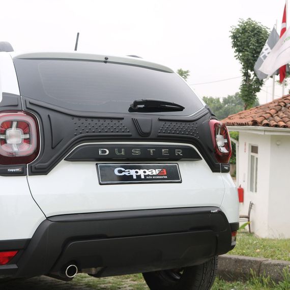 Пластикова накладка на кришку багажника (3 деталі) для Renault Duster 2018↗ рр.