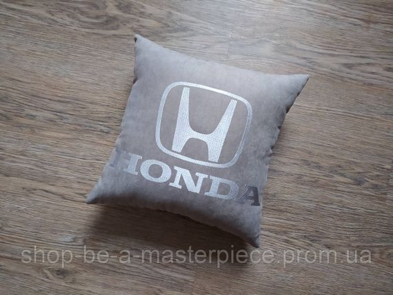 Авто Подушка c вышивкой логотипа марки хонда Honda серый подарок автомобилисту 00185