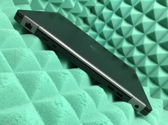 Ультрабук Б-клас Dell Latitude E7470 / 14" (1920x1080) IPS / Intel Core i7-6600U (2 (4) ядра по 2.6 - 3.4 GHz) / 8 GB DDR4 / 256 GB SSD M.2 / Intel HD Graphics 520 / WebCam / Fingerprint / HDMI / Windows 10 ліцензія б/в | Зображення 6