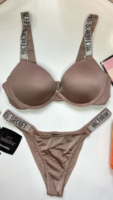 Комплект нижнего белья Victoria`s Secret со стразами 75С