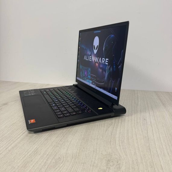 Ігровий ноутбук Б-клас Dell Alienware m16 R1 / 16" (2560x1600) IPS / AMD Ryzen 9 7845HX (12 (24) ядер по 3.0 - 5.2 GHz) / 16 GB DDR5 / 1000 GB SSD / nVidia GeForce RTX 4080, 12 GB GDDR6, 192-bit / WebCam б/в | Зображення 4