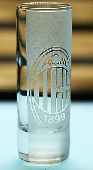 Скляна чарка 60мл ФК Мілан AC Milan  з гравіюванням подарунок для фаната футбольна стопка | Зображення 1