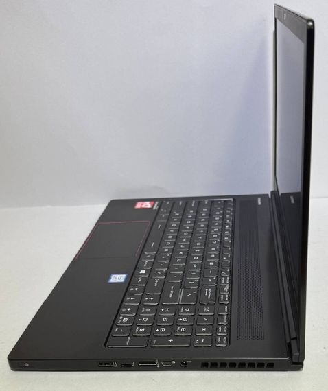 Игровой ноутбук MSI MegaBook GS63 Stealth 8RE / 15.6" (1920x1080) IPS / Intel Core i7-8750H (6 (12) ядер по 2.2 - 4.1 GHz) / 32 GB DDR4 / 512 GB SSD / nVidia GeForce GTX 1060, 6 GB GDDR5, 192-bit / WebCam б/у | Зображення 4