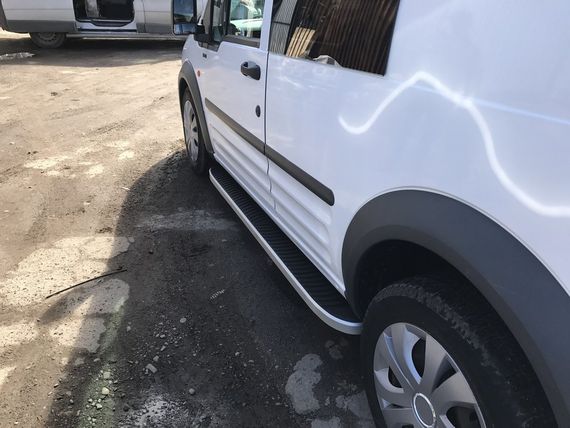 Боковые пороги Tayga (2 шт., алюминий) Макси база для Ford Connect 2002-2006 гг | Зображення 3