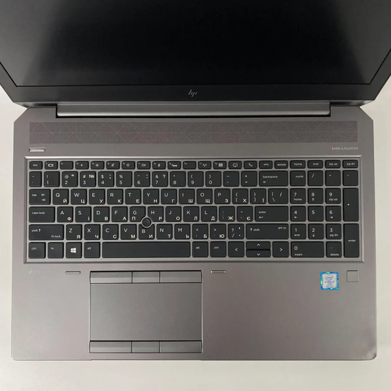 Мобильная рабочая станция Б-класс HP ZBook 15 G5 / 15.6" (1920x1080) IPS / Intel Core i7-8850H (6 (12) ядра по 2.6 - 4.3 GHz) / 16 GB DDR4 / 256 GB SSD / nVidia Quadro P1000, 4 GB GDDR5, 256-bit / Fingerprint / WebCam / HDMI б/у + Подарок Мышь / USB | Зображення 2