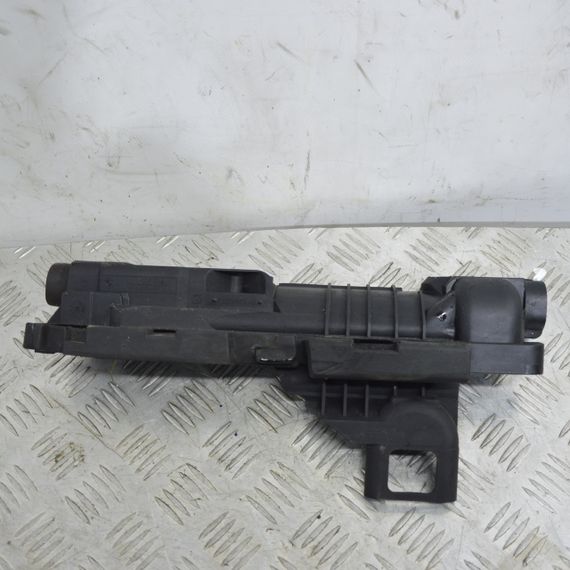 Кріплення радіатора права BMW 3 E46 2001-2005 Кронштейн кріплення радіатора правий БМВ е46 1436248