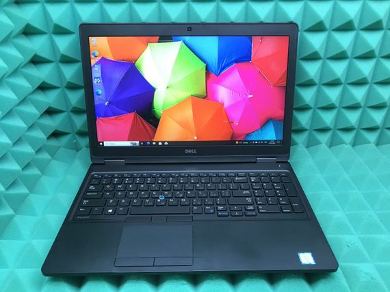 Рабочая станция Б-класс Dell Precision 3520 / 15.6" PS / Intel Core i7-7820HQ (4(8) ядра по 2.9-3.9GHz) / 16GB DDR4 / 256GB SSD / Quadro M620, 2GB GDDR5, 128-bit / WebCam / HDMI / Win 10 б/у | Зображення 1