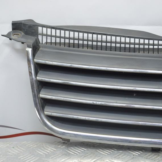 Решітка радіатора Volkswagen Passat B5 2000-2005 хром Фольксваген Пассат Б5 3B0853651L | Зображення 1