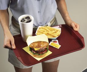 Прямоугольный поднос с ручками 30х43 см, Cambro (США), клюквенный