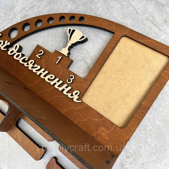 Медальница с фоторамкой и полкой для кубков Деревянный держатель для медалей Органайзер для наград | Зображення 1