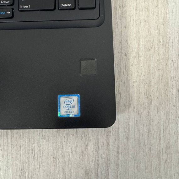 Ультрабук Б-класс Dell Latitude 5590 / 15.6" (1920x1080) IPS / Intel Core i5-8350U (4 (8) ядра по 1.7 - 3.6 GHz) / 8 GB DDR4 / 256 GB SSD / nVidia GeForce MX130, 2 GB GDDR5, 64-bit / WebCam б/у | Зображення 3