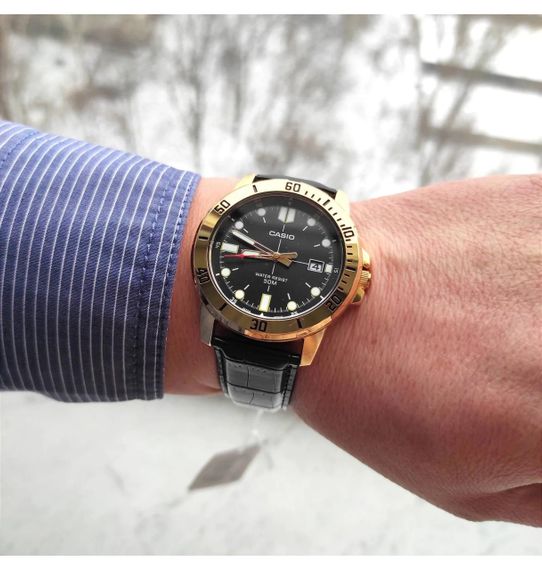 Чоловічий годинник Casio MTP-VD01GL-1E | Зображення 3