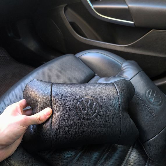Набор кожаных подушек 2шт - Volkswagen на подголовник в машину, SN-593 Автомобильная подушка