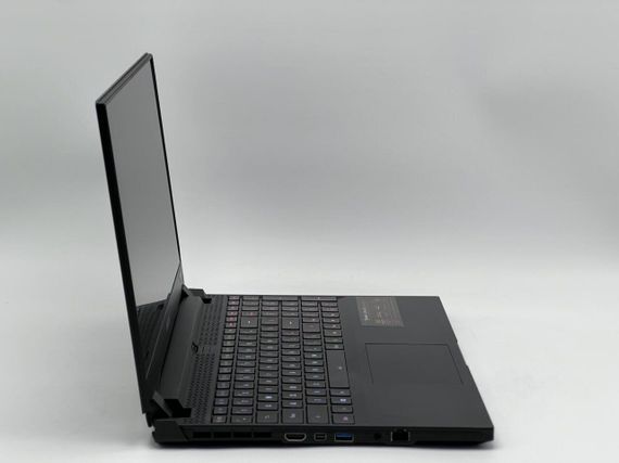 Ігровий ноутбук Б-класу Gigabyte Aorus 15G YC / 15,6" (1920x1080) IPS / Intel Core i7-10870H (8 (16) ядер по 2,2 - 5,0 ГГц) / 32 ГБ DDR4 / 480 ГБ SSD NVMe / nVidia GeForce RTX 3080, 16 ГБ GDDR6, 256-біт / WebCam б/в | Зображення 2