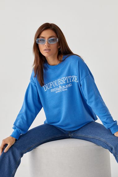 Женский свитшот свободного кроя с вышивкой - синий цвет, L (есть размеры)