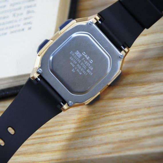 Чоловічі стильні кварцові годинники електронні оригінальні Casio Collection F-201WAM-9AVEF | Зображення 5