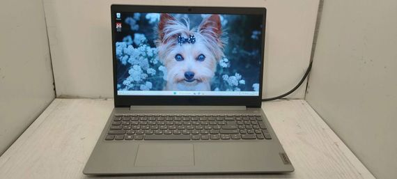 Ігровий ноутбук Lenovo IdeaPad / 15.6" TN / Intel Core i3-1005G1 (2(4) ядра по 1.2-3.4GHz) / 8GB DDR4 / 256GB SSD / GeForce MX330, 2GB GDDR5, 64bit / WebCam / АКБ NEW б/в | Зображення 2