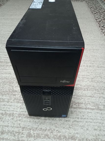 ПК Б-клас Fujitsu Esprimo P556 E90+ Tower / Intel Pentium G4400 (2 ядра по 3.3 GHz) / 4 GB DDR4 / 120 GB SSD / Intel HD Graphics 510 б/в | Зображення 1