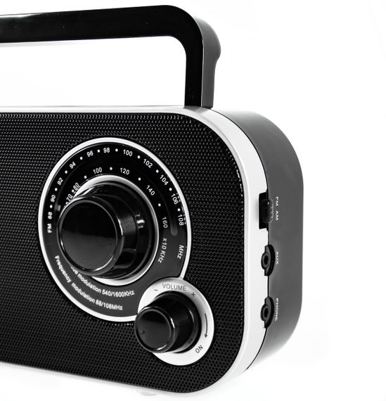 Радиоприемник Camry CR 1140 портативный AM/FM, переносной, от сети и батареек, черный | Зображення 1