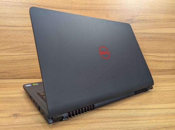 Игровой ноутбук Б-класс Dell Inspirion 15-5577 / 15.6" (1920x1080) IPS / Core i5-7300HQ (4 ядра по 2.5 - 3.5 GHz) / 16 GB DDR4 / 256 GB SSD + 1000 GB HDD / GeForce GTX 1050, 4 GB GDDR5, 128-bit / WebCam / Windows 10 б/у + Подарок Беспроводная мышь / USB | Зображення 7