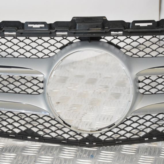 Решітка радіатора Mercedes W205 2014-2018 дорестайл Решітка переднього бампера Мерседес в205 A2058800183 | Зображення 2