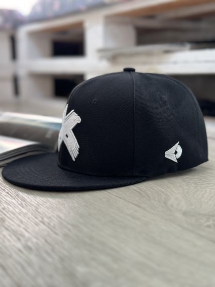 Кепка снепбек (Snapback)  з хрестиком Чорний з білим 56-61р (9057) | Зображення 3