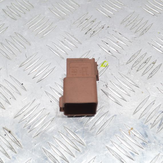 Реле вентилятора omron Peugeot 308 2007-2013 Реле вентилятора радіатора Пежо 308 17325003001