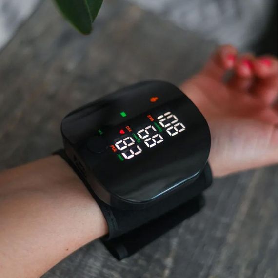 Автоматичний тонометр на зап'ястя від акумулятора 300мАч, LY-84 + кейс / Акумулятор для вимірювання тиску з голосовим оповіщенням | Зображення 1