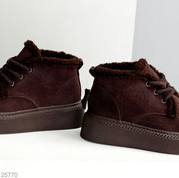 Стильные зимние шоколадные замшевые ботинки на утолщенной подошве | Зображення 7