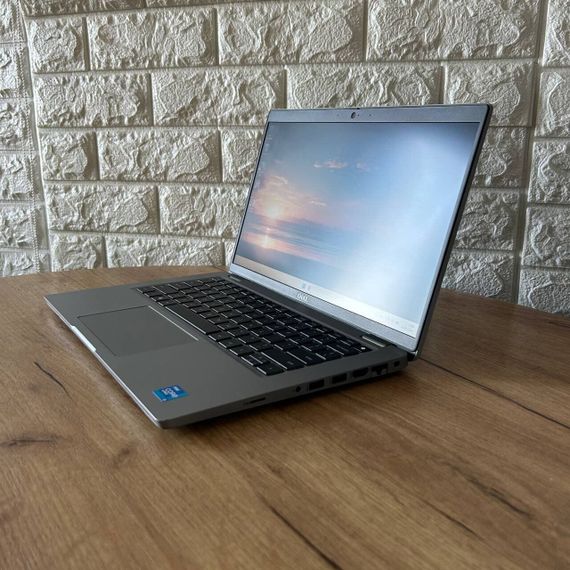Ультрабук Б-клас Dell Latitude 5420 / 14" (1366x768) TN / Intel Core i5-1145G7 (4 (8) ядра по 2.6 - 4.4 GHz) / 8 GB DDR4 / 256 GB SSD / Intel Iris X Graphics / WebCam б/в | Зображення 4