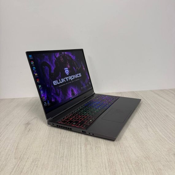 Игровой ноутбук Б-класс Eluktronics MAX-15 / 15.6" (2560x1440) IPS / Intel Core i9-12900H (14 (20) ядер по 2.5 - 5.0 GHz) / 16 GB DDR5 / 512 GB SSD / nVidia GeForce RTX 3080, 8 GB GDDR6, 256-bit / WebCam б/у | Зображення 2