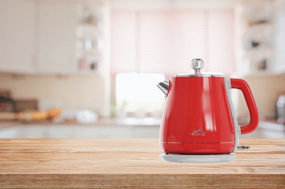 Електрочайник Monte MT-1830 Red, 1.7 л, 1800 Вт, з подвійними стінками | Зображення 1