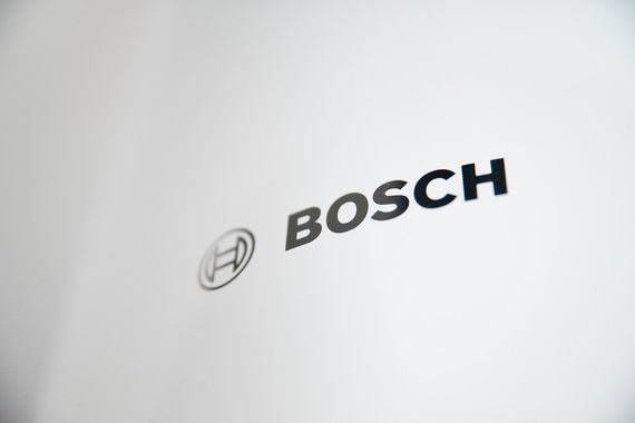 Водонагрівач електричний Bosch Tronic 2000 TR2000T 120 B 2 кВт, "мокрий" ТЕН, 120 л, циліндричний, Білий (7736506093) | Зображення 1