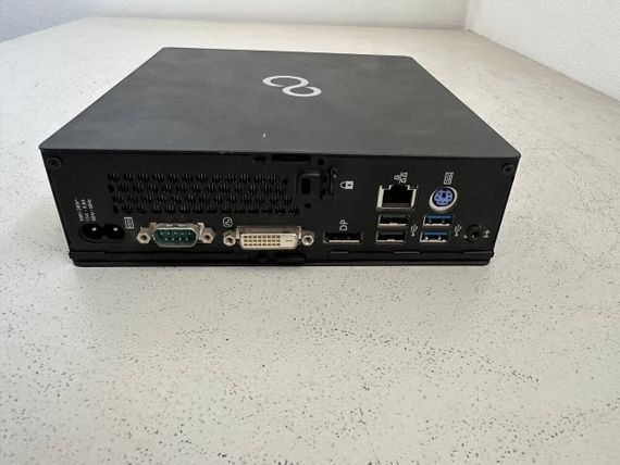 Неттоп Fujitsu Esprimo Q556 Desktop / Intel Core i3-6100T (2(4) ядра по 3.2GHz) / 4GB DDR4 / 500GB HDD / HD Graphics 530 / DisplayPort / Блок питания в комплекте б/у | Зображення 4