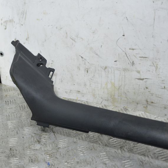 Накладка лобового скла ліва Ford Transit 2000-2006 Планка стійки лобового скла Форд Транзит YC15V03683 | Зображення 1