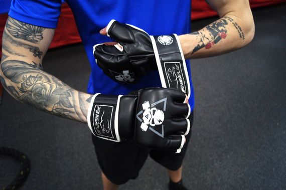 Рукавиці для MMA PowerPlay 3056 А Чорно-Білі XL | Зображення 5
