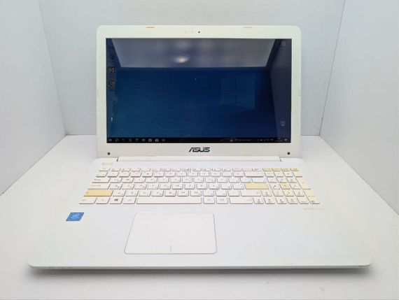 Ноутбук Asus E502S / 15.6" (1366x768) TN / Intel Pentium N3700 (4 ядра по 1.6 - 2.4 GHz) / 4 GB DDR3 / 120 GB SSD / Intel HD Graphics / WebCam б/в | Зображення 1