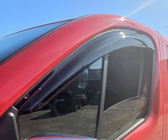 Ветровики (2 шт, HIC) для Opel Vivaro 2015-2019 гг