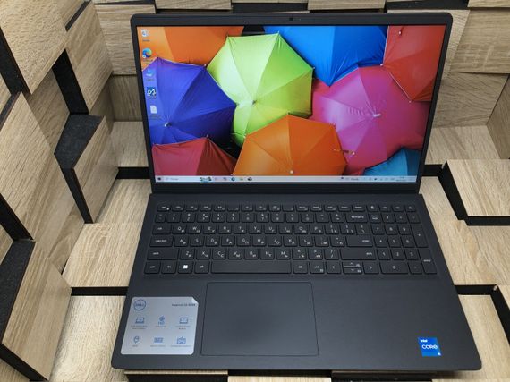 Ноутбук Б-клас Dell Inspiron 15 3511 / 15.6" (1920x1080) IPS Touch / Intel Core i5-1135G7 (4 (8) ядра по 4.2 GHz) / 8 GB DDR4 / 250 GB SSD / Intel UHD Graphics / WebCam / Windows 10 б/в | Зображення 1