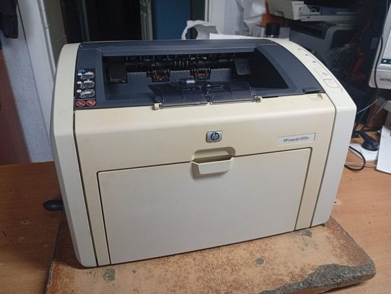 Принтер HP LaserJet 1022n / Лазерний монохромний друк / 1200 x 1200 dpi / A4 / 18 стор / хв / USB 2.0, Ethernet б/в | Зображення 2