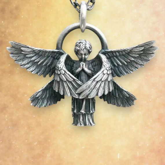 Сріблястий кулон-оберіг на ланцюжку Крилатий ангел у ретро стилі з безліччю крил для чоловіків 3.5 см