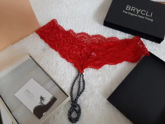 Трусики стрінги з чорними перлами Ebony Your Night Paris Червоні S | Зображення 2