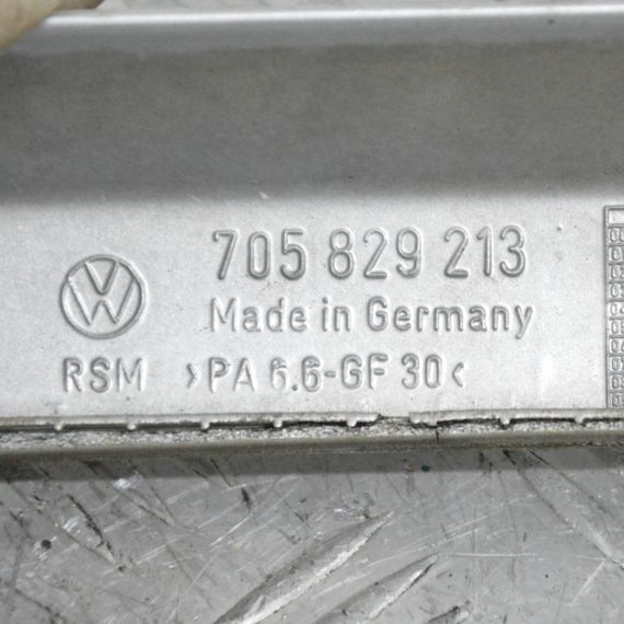 Панель підсвічування заднього номера ляди Volkswagen T4 1990-2003 Накладка освітлення номера Фольксваген т4 705829213 | Зображення 6