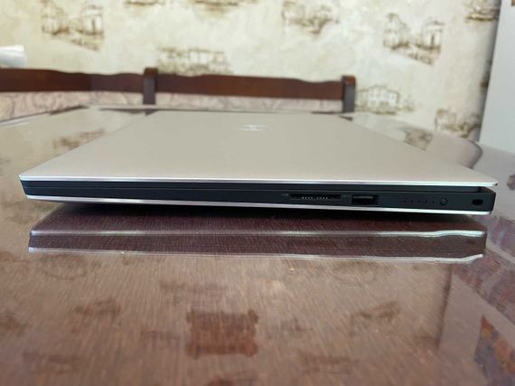 Мобильная рабочая станция Dell Precision 5530 / 15.6" (3840x2160) IPS Touch / Intel Core i7-8850H (6 (12) ядер по 2.6 - 4.3 GHz) / 16 GB DDR4 / 512 GB SSD / nVidia Quadro P2000, 4 GB GDDR5, 128-bit / WebCam б/у | Зображення 5