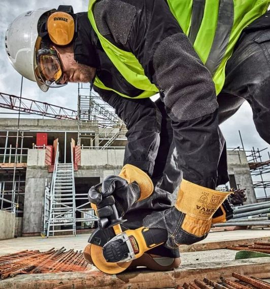 Акумуляторна кутова шліфувальна машина DeWalt з АКБ та ЗП (DCG405P2) | Зображення 2