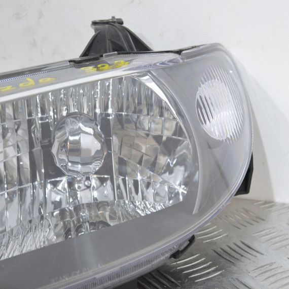 Фара ліва Mazda 323 BJ 2001-2003 рестайлінг Фара передня ліва Мазда 323 BL4D510L0D | Зображення 2