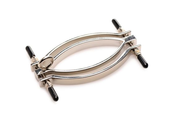 Затискач для статевих губ Master Series: Pussy Tugger Adjustable Vagina Clamp with Chain | Зображення 2
